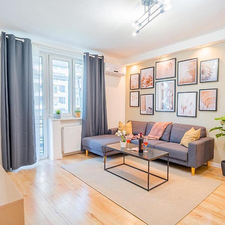 Spacious Newly Renovated 2Br Apartments With Balcony Bucarest Exterior foto