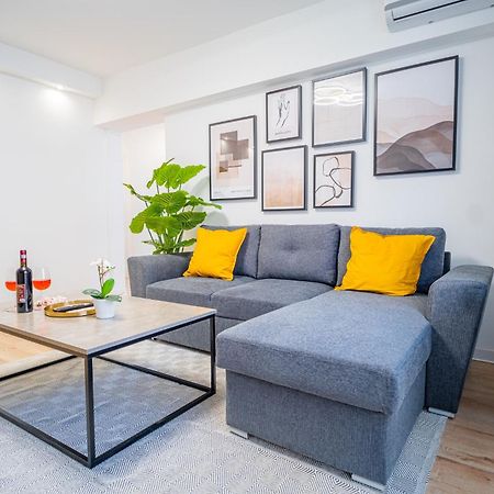 Spacious Newly Renovated 2Br Apartments With Balcony Bucarest Exterior foto