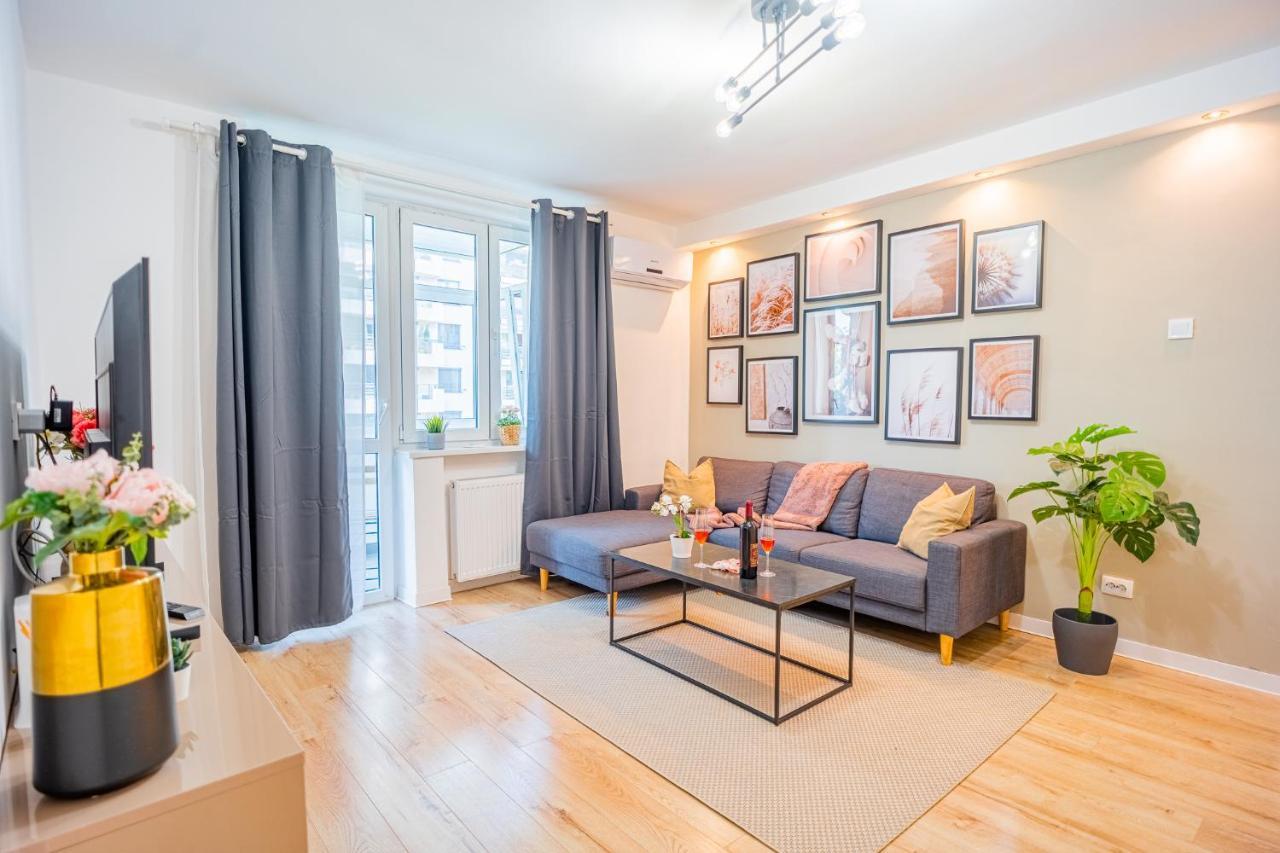 Spacious Newly Renovated 2Br Apartments With Balcony Bucarest Exterior foto