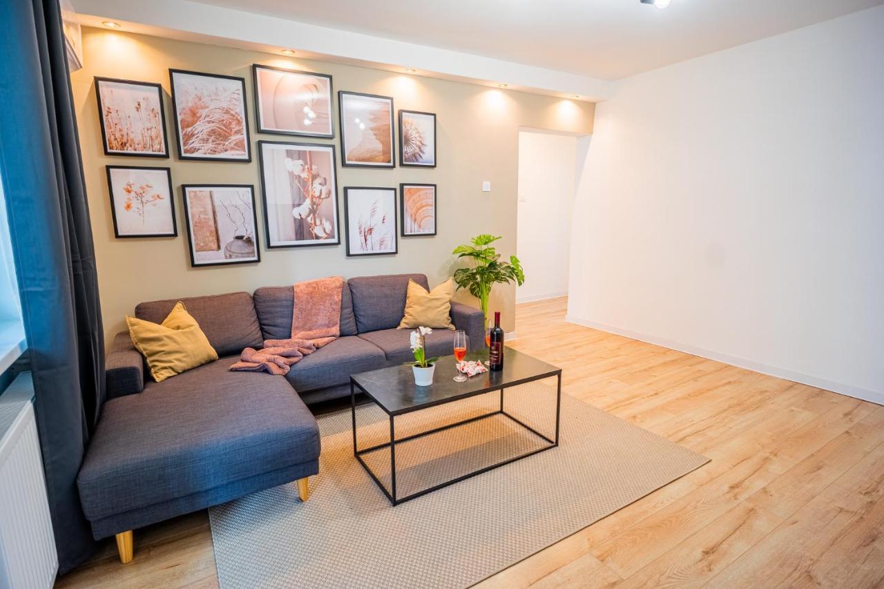 Spacious Newly Renovated 2Br Apartments With Balcony Bucarest Exterior foto