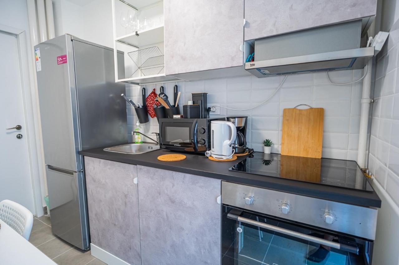 Spacious Newly Renovated 2Br Apartments With Balcony Bucarest Exterior foto