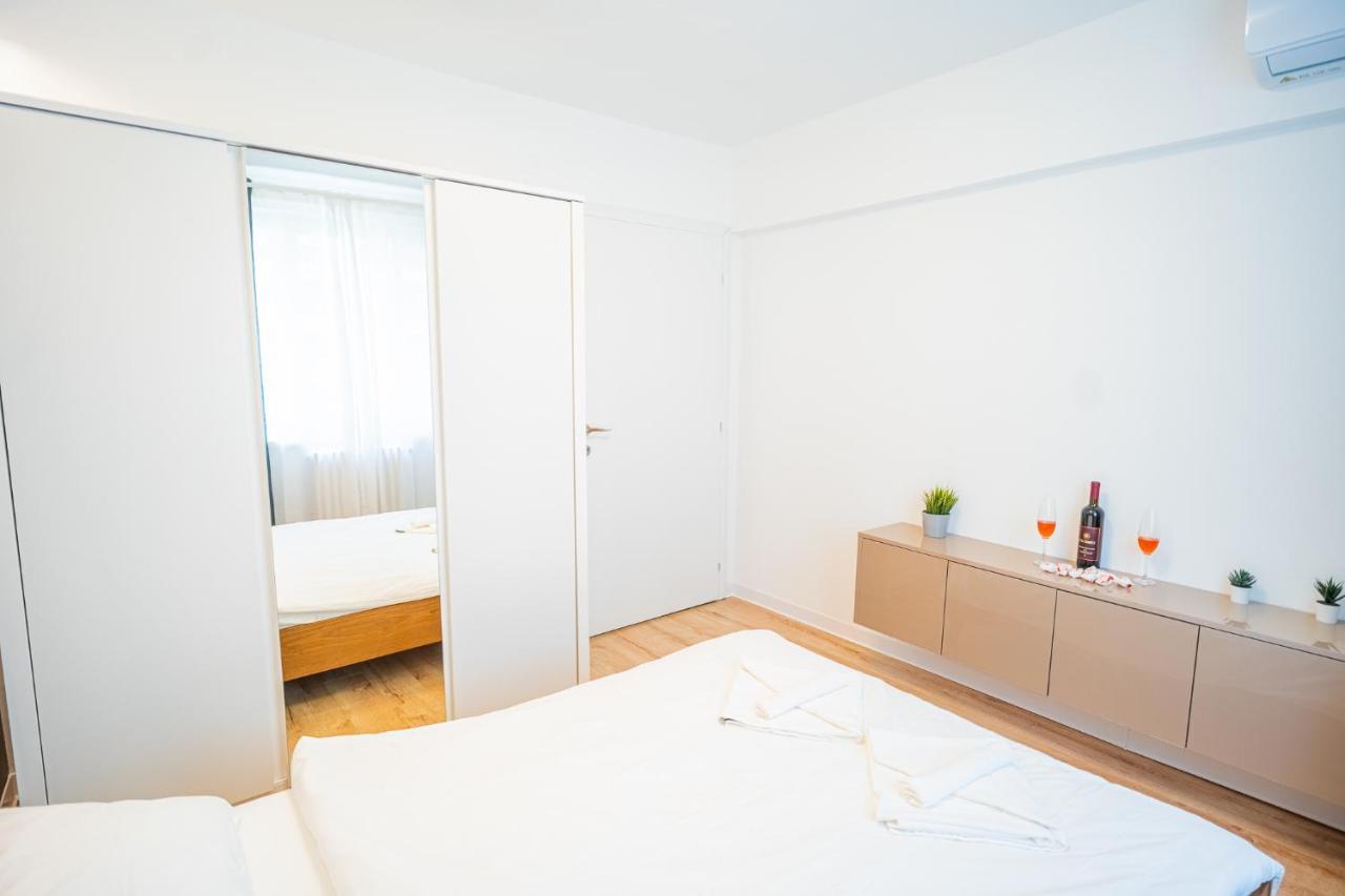 Spacious Newly Renovated 2Br Apartments With Balcony Bucarest Exterior foto