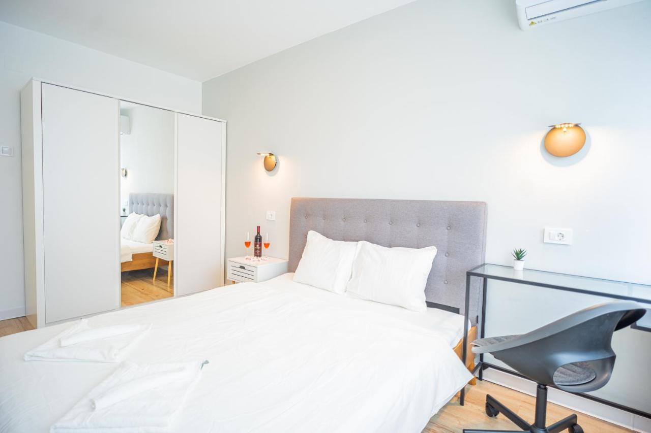 Spacious Newly Renovated 2Br Apartments With Balcony Bucarest Exterior foto