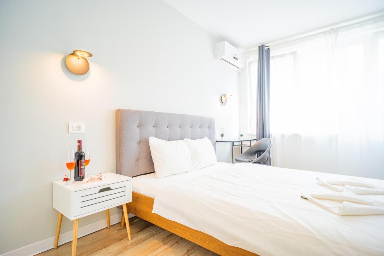 Spacious Newly Renovated 2Br Apartments With Balcony Bucarest Exterior foto