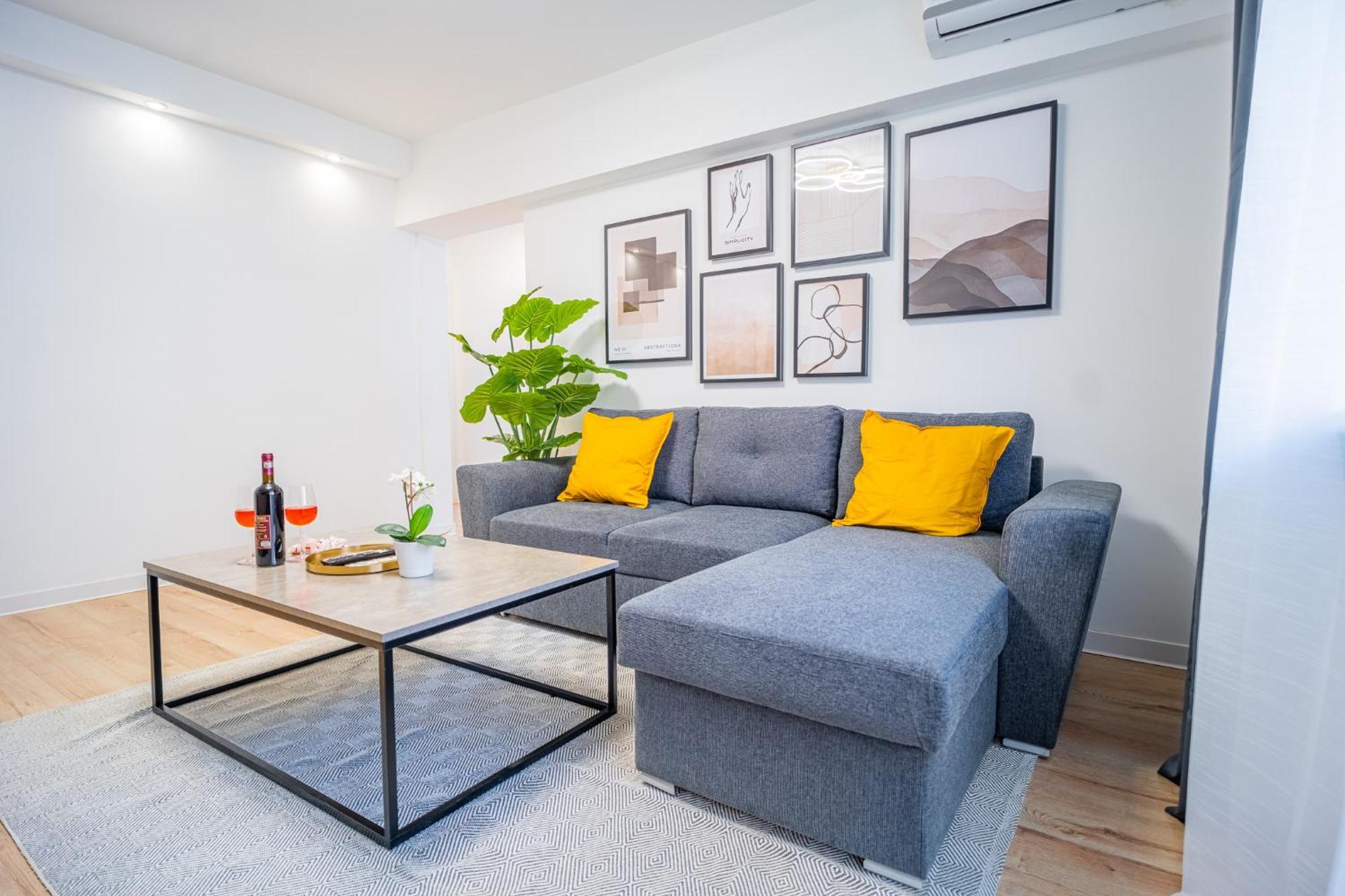 Spacious Newly Renovated 2Br Apartments With Balcony Bucarest Exterior foto