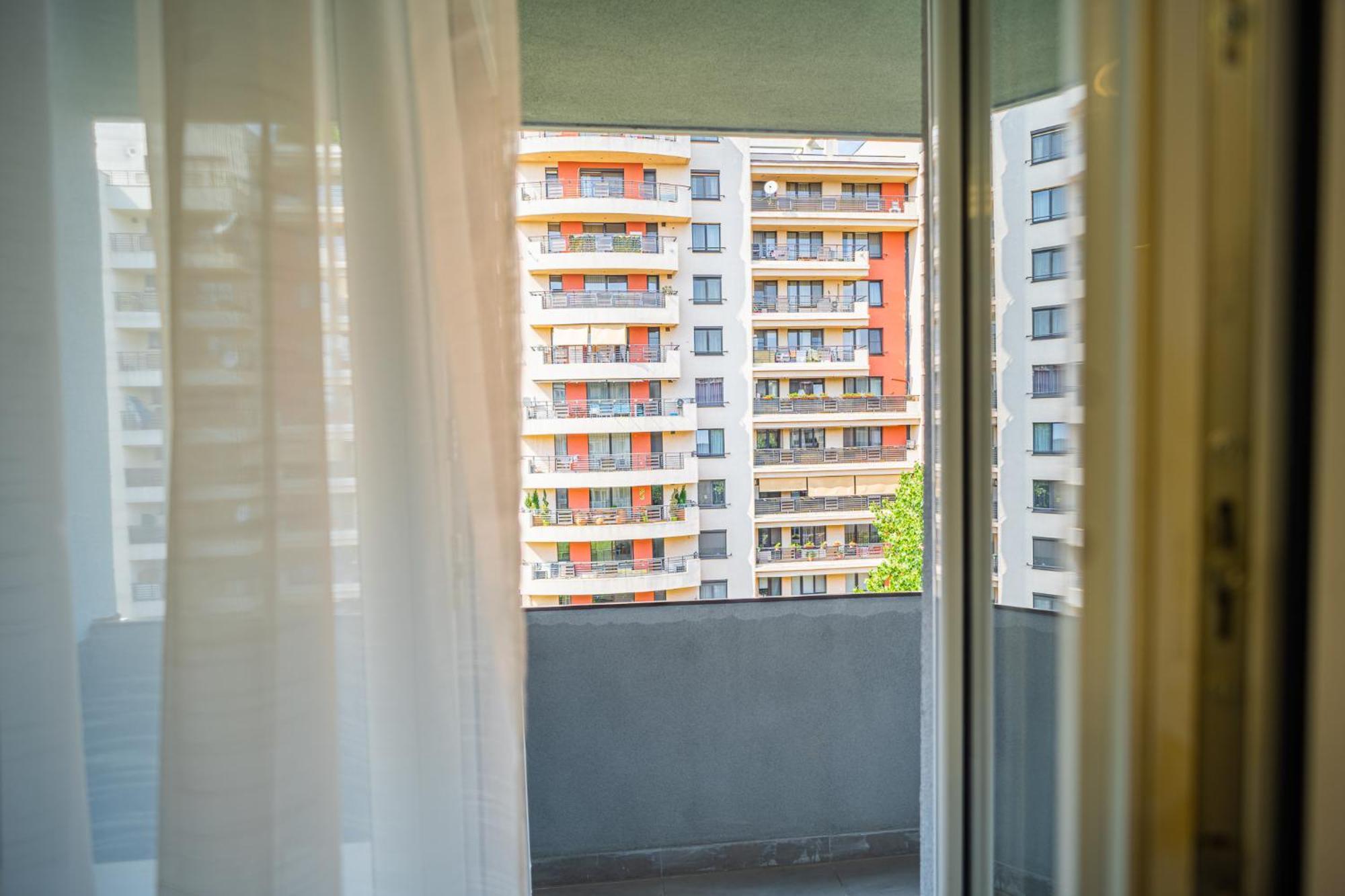 Spacious Newly Renovated 2Br Apartments With Balcony Bucarest Exterior foto