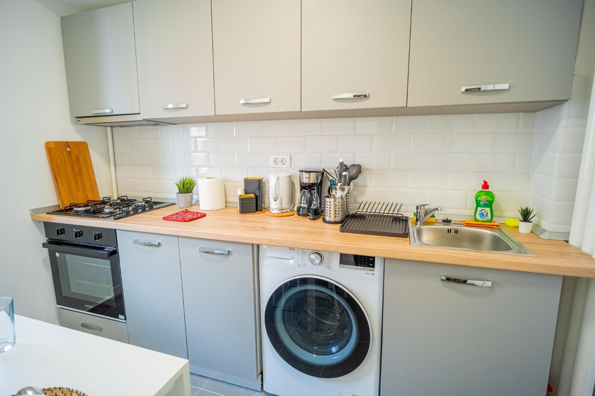 Spacious Newly Renovated 2Br Apartments With Balcony Bucarest Exterior foto