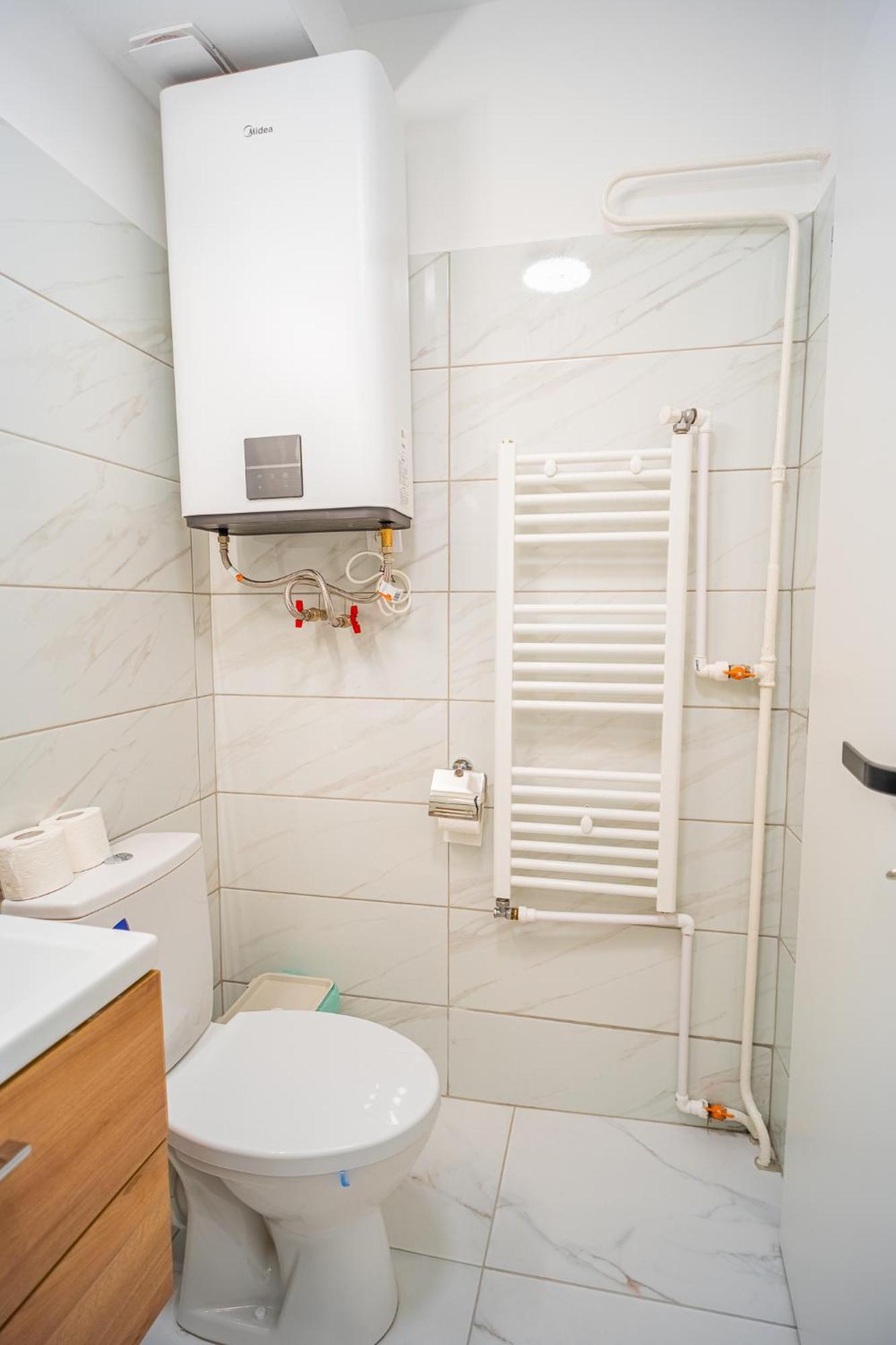 Spacious Newly Renovated 2Br Apartments With Balcony Bucarest Exterior foto