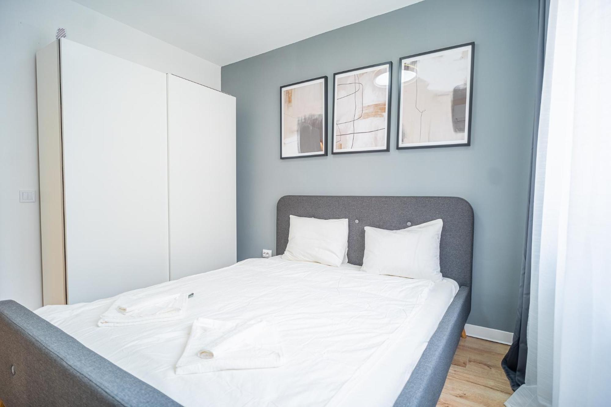 Spacious Newly Renovated 2Br Apartments With Balcony Bucarest Exterior foto