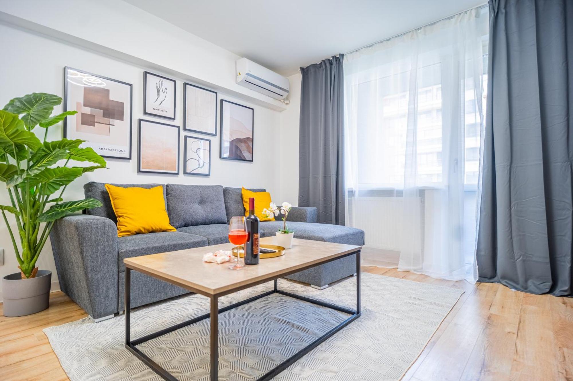 Spacious Newly Renovated 2Br Apartments With Balcony Bucarest Exterior foto
